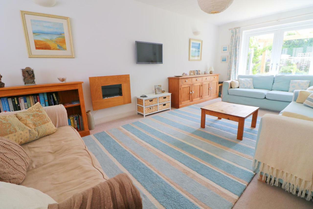 Modern Holiday Home Central St Merryn Exterior photo